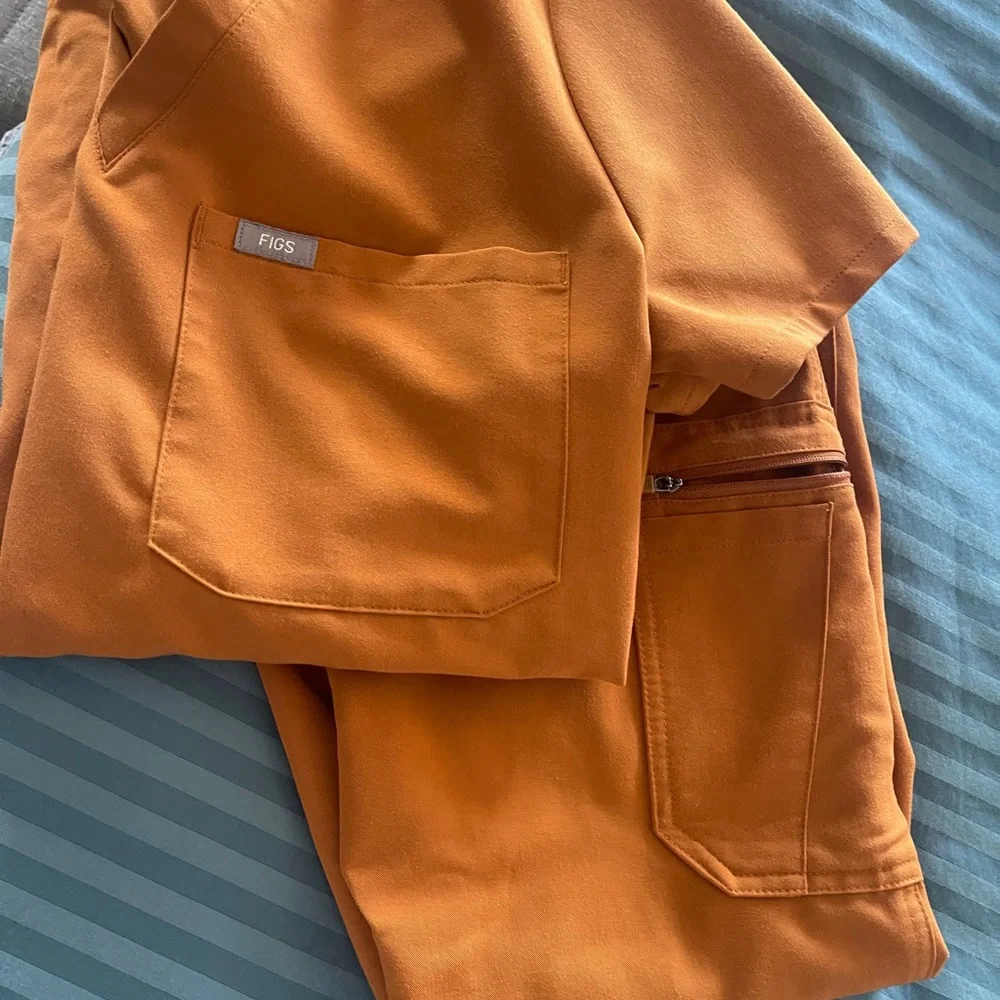 Figs scrubs - Picture 7 of 10